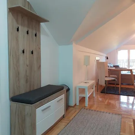 Promenada View Sneznik Appartamento