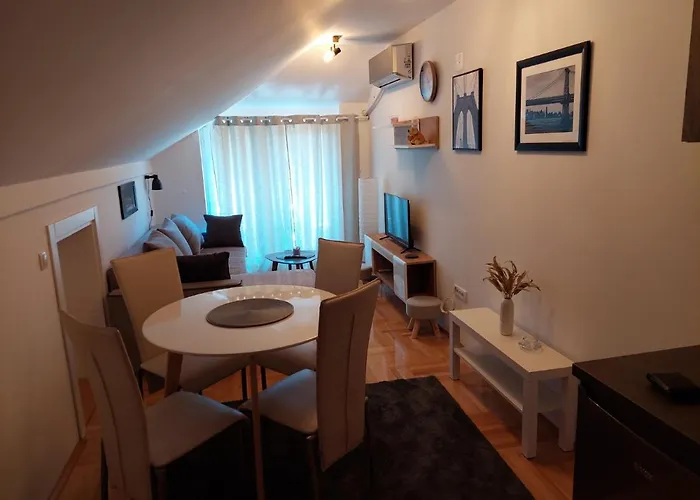 Promenada View Sneznik Apartament *